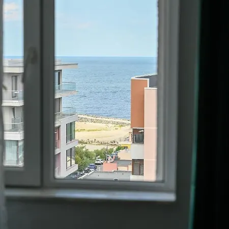 The Sea Breeze Apartment Constanta